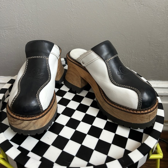 Y2K London Underground Clogs - Picture 2 of 8